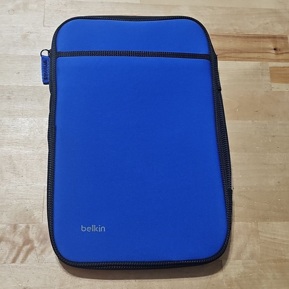 Belkin Blue Neoprene Tablet Sleeve Case 13x8 Fleece Lined Pocket Handle